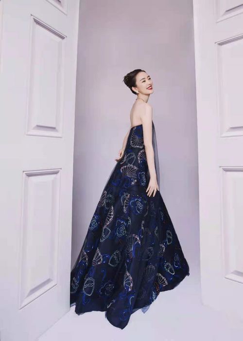 童瑶获白玉兰最佳女主角,领奖很惬意 倪妮一脸失落,错失白玉兰
