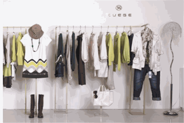 雪歌服饰 东方韵味与现代时尚的交融之美