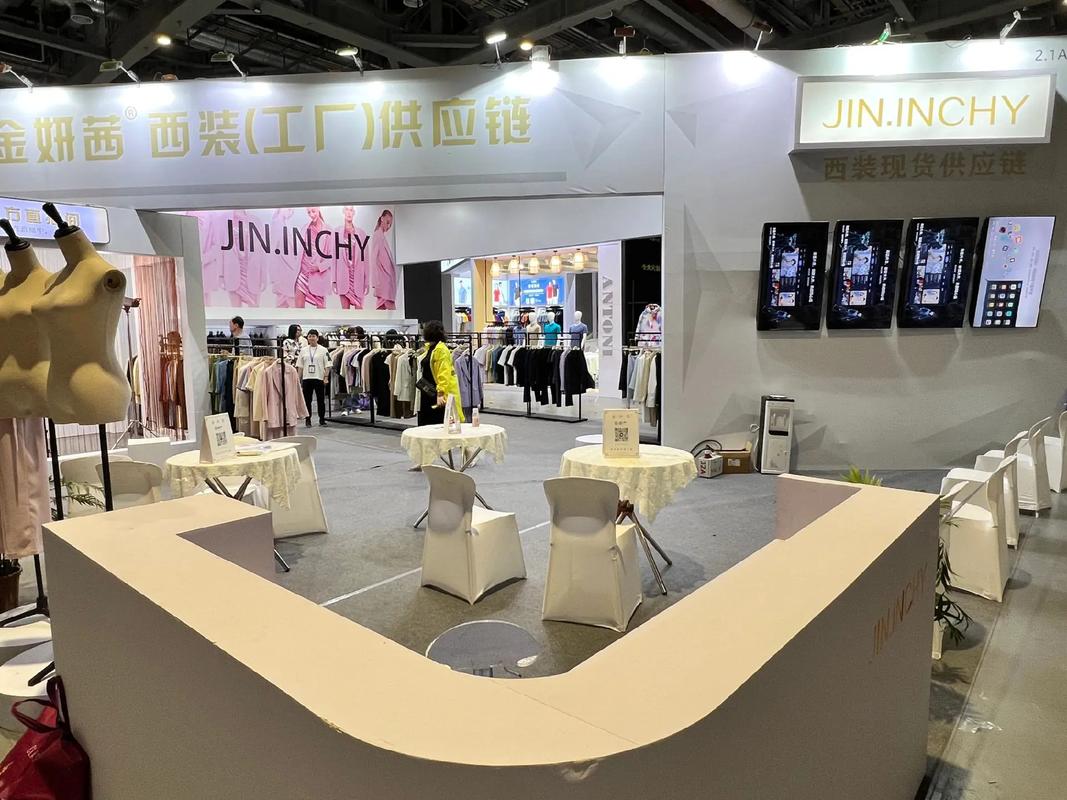 上海服装展会 美丽经济新地标，化妆品销售强势增长